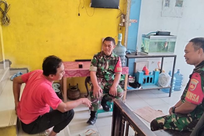 Komsos Dengan Warga Babinsa Koramil juga Rutin Pantau Wilayah Binaan