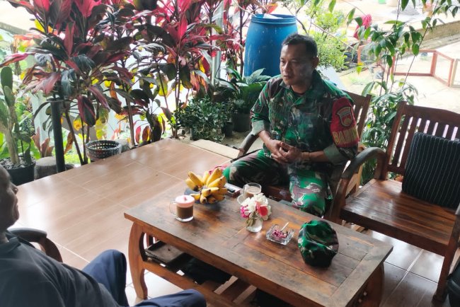Interaksi Hangat Babinsa dengan Warga Menguatkan Hubungan Lokal