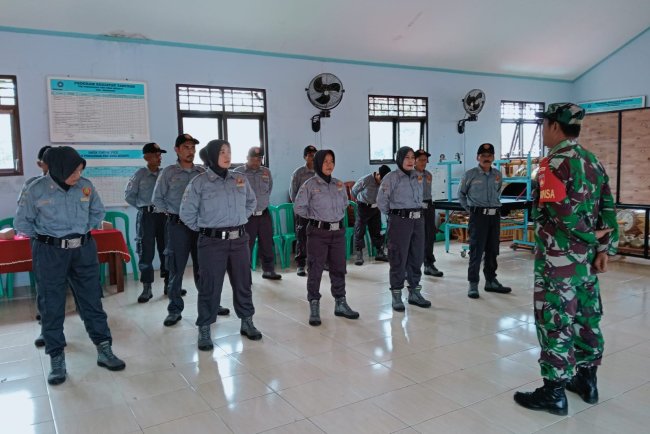 Latihan Satlinmas Bersama Koramil 03 Wanadadi
