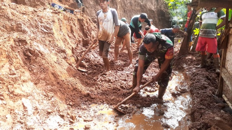 Serda Sahono Babinsa yang Berperan Aktif dalam Penanganan Bencana