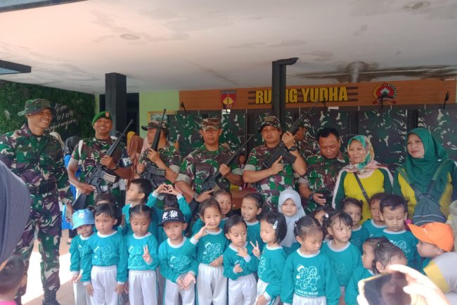 Kunjungan HIMPAUDI Sigaluh ke Kodim 0704 Banjarnegara