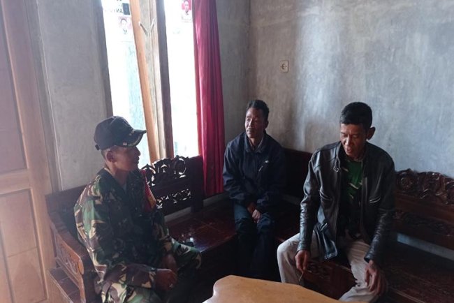 Babinsa Sertu Parmadi Lakukan Komsos Ramadhan