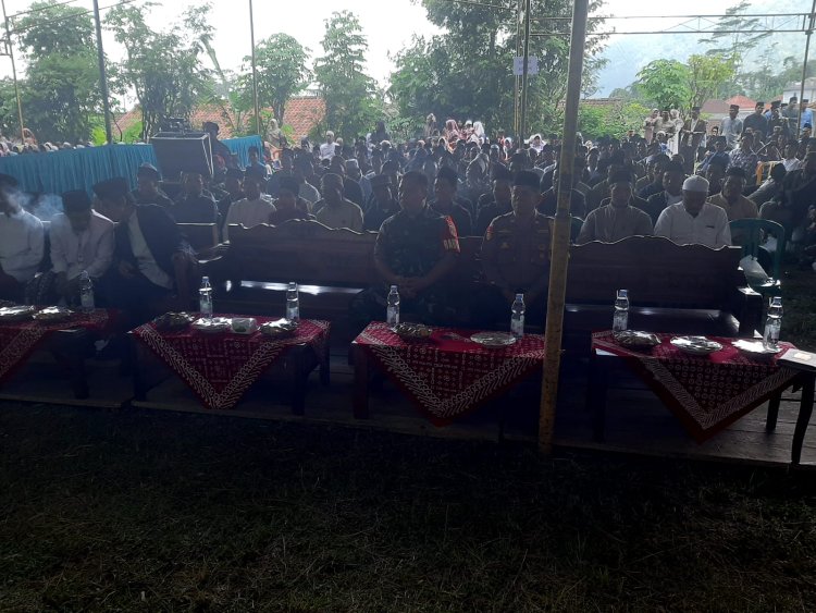 Babinsa Kopda Agus Hadiri Halal Bi Halal Alumni Dan Wali Santri Pondok Pesantren Mangisan