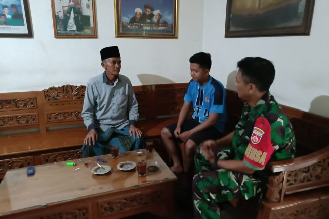 Jalin Hubungan Baik, Babinsa melaksanakan Komsos Dengan Warga Binaan 