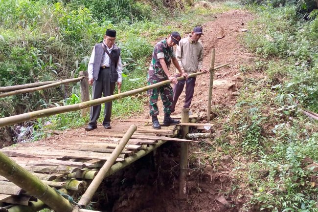 Danramil 17/Wanayasa Tinjau Lokasi TMMD Sengkuyung Tahap III, Bersama Kades dan Kadus