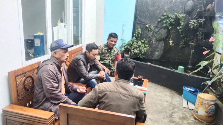 Tingkatkan Jalinan Silaturahmi Babinsa Komsos Dengan Kades Dan Perangkat Desa Leksana