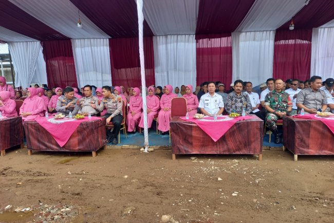 Mewakili Danramil Babinsa Hadiri Baksos Polres Banjarnegara Dalam Rangka HUT 78 Kepada Korban Kebakaran Pasar