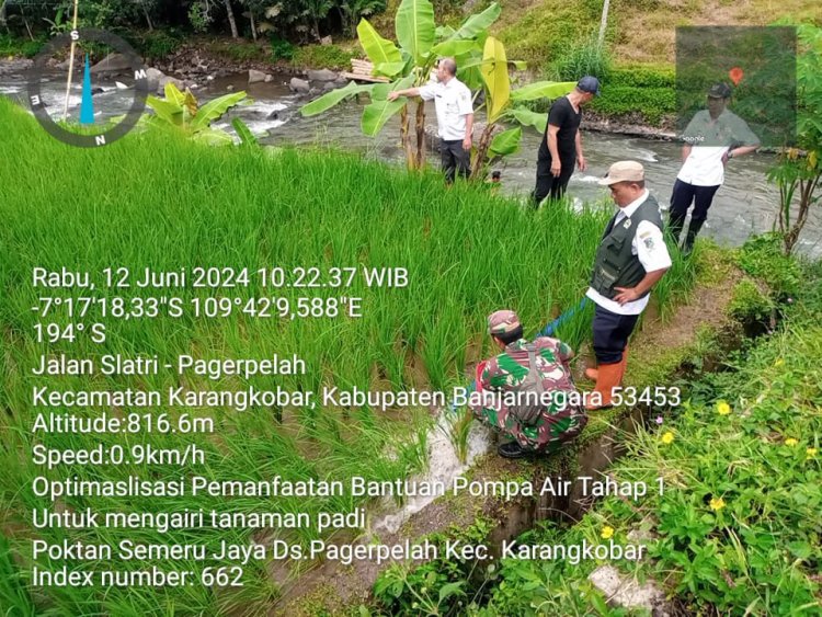 Sukseskan Ketahanan Pangan, Babinsa Koramil 04/Karangkobar Dampingi Uji Coba Pompa Air Bantuan Kementan