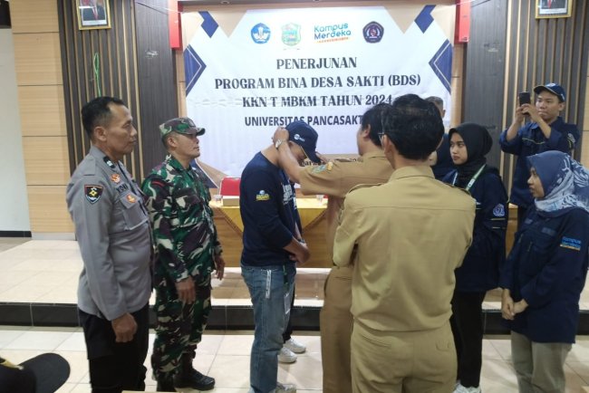 Mewakili Danramil Babinsa Hadiri Penerimaan Dan Penerjunan Program Bina Desa Sakti KKN Universitas Panca Sakti Tegal