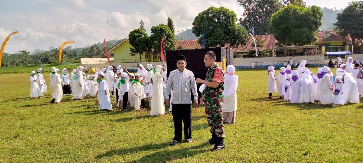 ANGGOTA KORAMIL/14 MADUKARA HADIRI MANASIK HAJI CILIK DILAPANGAN DESA BANTARWARU KEC MADUKARA BANJARNEGARA