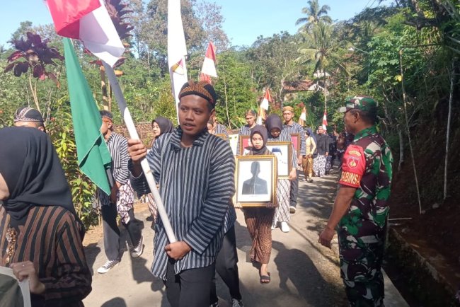 Babinsa Hadiri Kegiatan Ruwat Bumi dan Kirab Budaya di Desa Binaan 