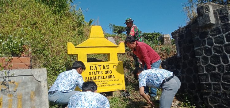 Babinsa, Warga, dan KKN UMP Gelar Kerja Bakti Bersihkan dan Cat Tugu Sejarah di Kalibening