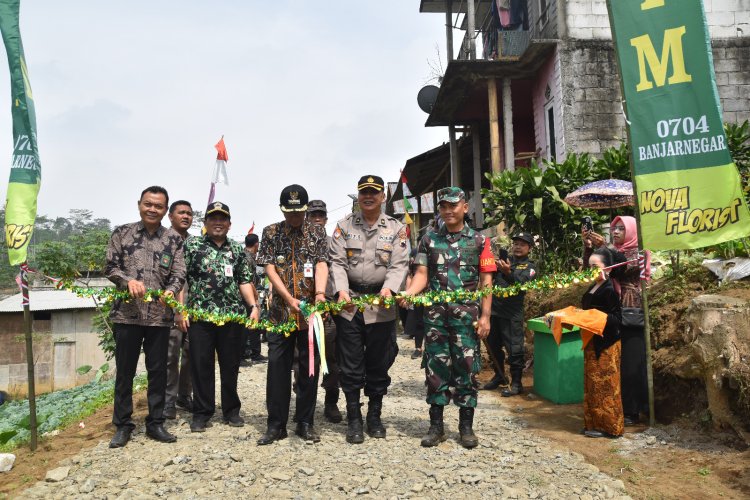 Dandim 0704 Banjarnegara Resmi Menutup TMMD Sengkuyung Tahap III 2024