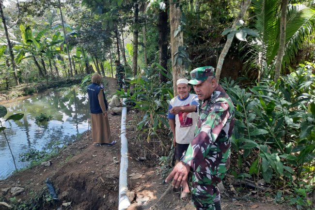 Danramil 03 Wanadadi Dampingi Pengecekan Mesin Pompa Air Bantuan Kementerian Pertanian untuk Gapoktan Sri Boga Sari