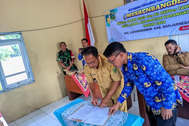 Babinsa Koramil 04/Karangkobar Serda Iwan Priyanto Hadiri Musrenbang Desa Binaan