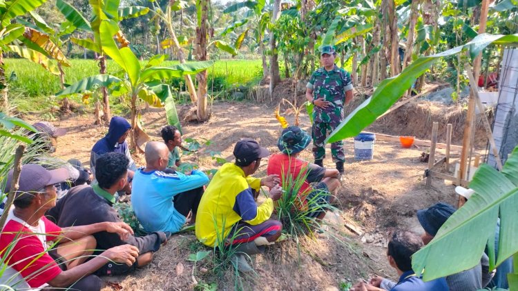 Danramil Dampingi Pembangunan Rumah Pompa Air untuk Pertanian