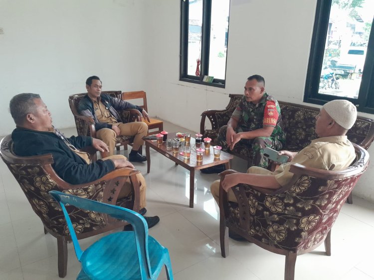 Pererat Silaturahim Babinsa Jalin Komsos Dengan Aparatur Pemerinta  Desa
