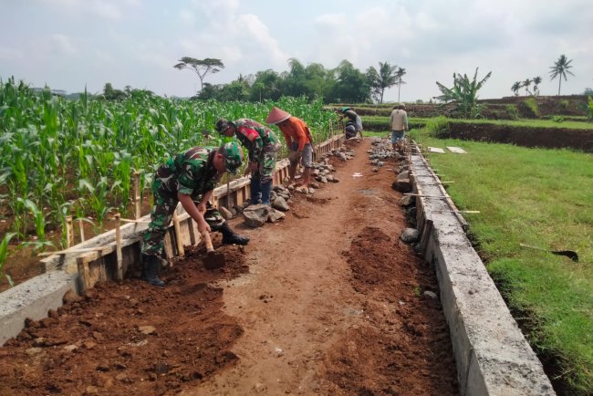 Gotong Royong Membangun Karakter Bangsa Yang Kuat