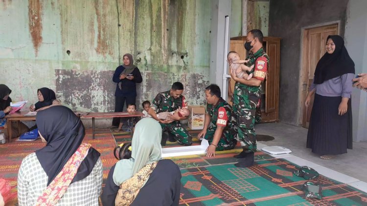Babinsa Dampingi Posyandu untuk Dukung Program Pengentasan Stunting   