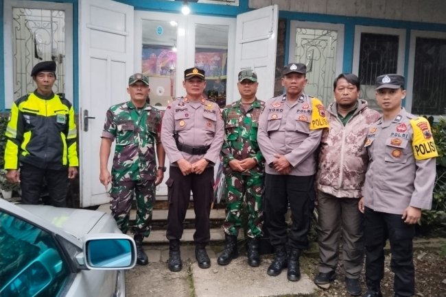 Babinsa Bersma Bhabinkamtibmas Amankan Ibadah Natal Greja Katolik Santo Lukas Karangkobar