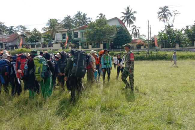 Babinsa Hadiri Upacara Pembukaan Tatar Medan Alam Sekretariat Bersama Pecinta Alam Banjarnegara