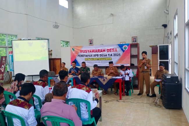 Danposramil Pagedongan Hadiri Penetapan APB Desa Kebutuh Duwur