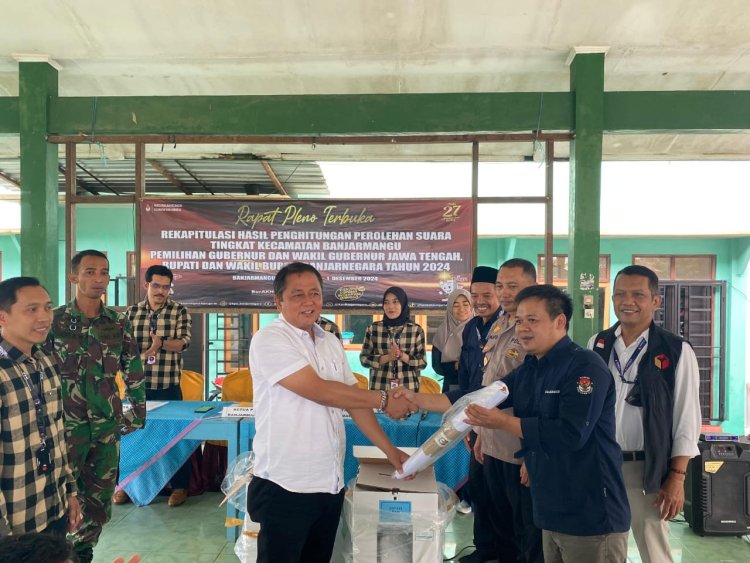 Babinsa Hadiri Rapat Pleno Rekapitusalasi Beserta Forkompinca Di Kecamatan