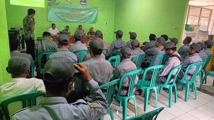 Babinsa Bersama Bhabinkamtibmas Melaksanakan Kegiatan Penguatan Kapasitas Satlinmas