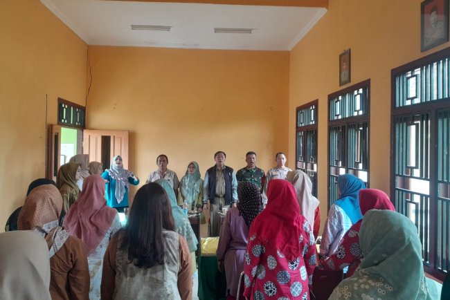 Mewakili Danramil Sertu Tohar Hadiri Pertemuan Ikatan Kelompok Wanita Tani Banjarnegara Aswatabara