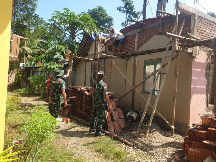 Karya Bakti Babinsa Koramil 15 Rakit Bukti Nyata Kemitraan TNI dan Rakyat