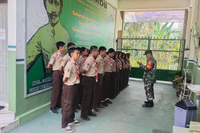 Babinsa Berikan Materi Pendidikan Karakter dan Wasbang