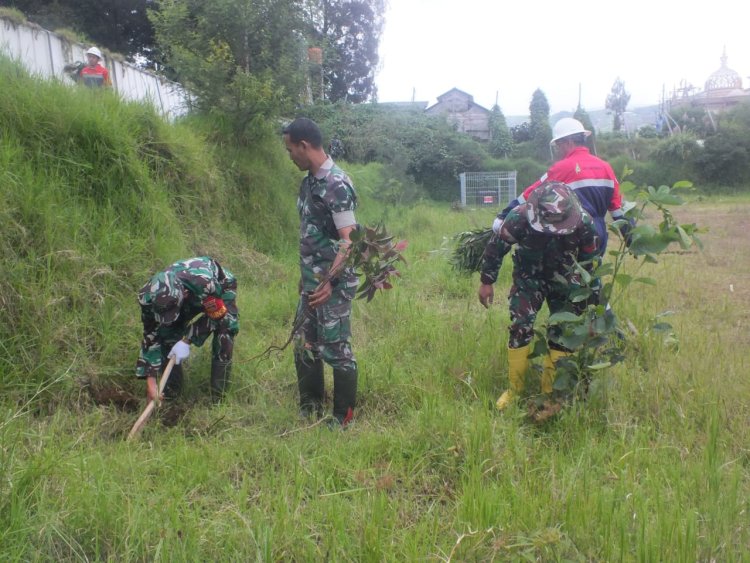 Koramil 02 Klampok Bersama Poktan Tani Makmur Gelar Penghijauan untuk Ketahanan Pangan