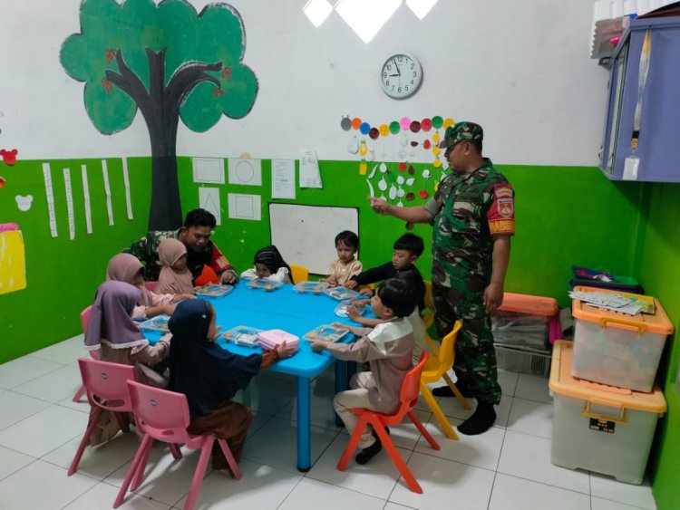 Distribusi Makan Bergizi Gratis di Bulan Puasa Siswa Bawa Pulang Bekal Buka Puasa