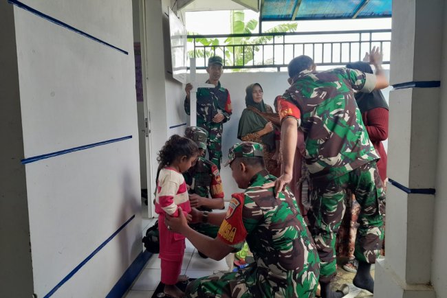 Ciptakan Kesehatan Balita Babinsa Koramil Bantu Bidan Desa Dampingi Giat Posyandu Balita