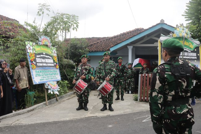 Kasdim 0704 Banjarnegara Pimpin Pemakaman Militer Anggota Veteran Sertu Purn Wasbirudin