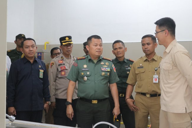 Danrem 071 Wijayakusuma Tinjau Dapur Sehat Banjarnegara Dorong Pemerataan Gizi Lewat Program Makan Bergizi Gratis