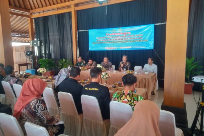 Danramil Madukara Dampingi Kejari Kabupaten Banjarnegara Sosialisasikan Program Jaksa Garda Depan untuk Edukasi Hukum