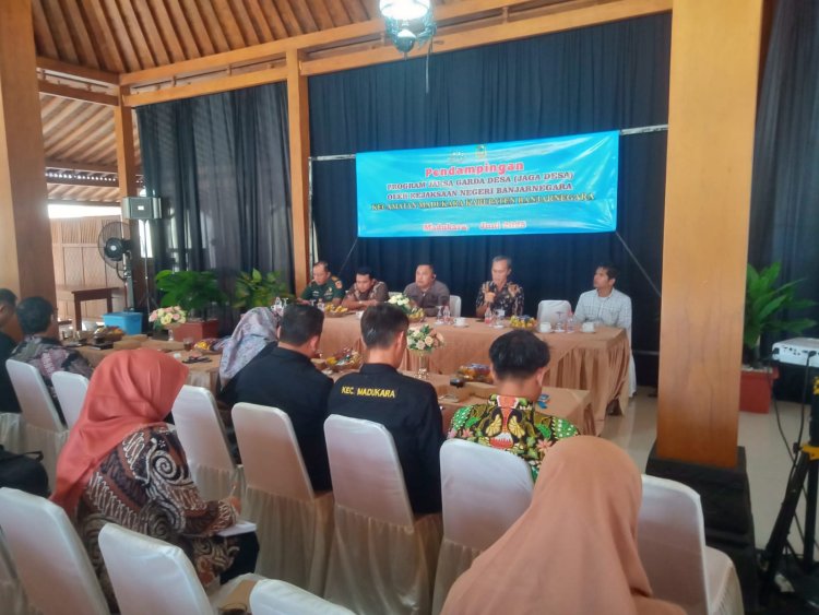 Danramil Madukara Dampingi Kejari Kabupaten Banjarnegara Sosialisasikan Program Jaksa Garda Depan untuk Edukasi Hukum