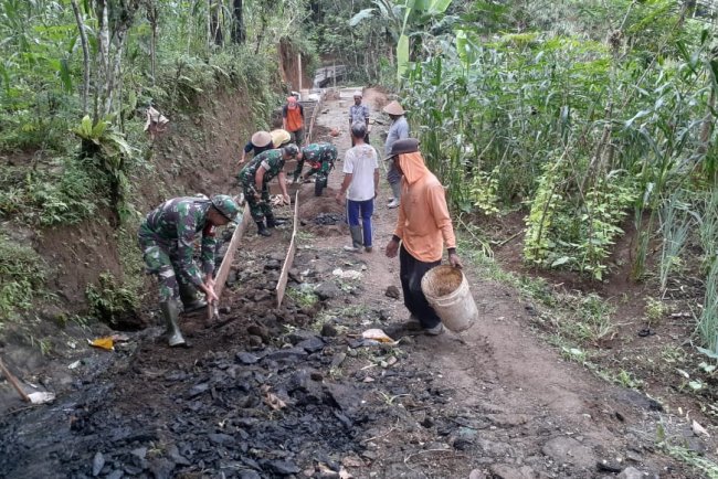 Jalan Usaha Tani di Dukuh Sirandu Pemacu Ekonomi dari Pinggiran