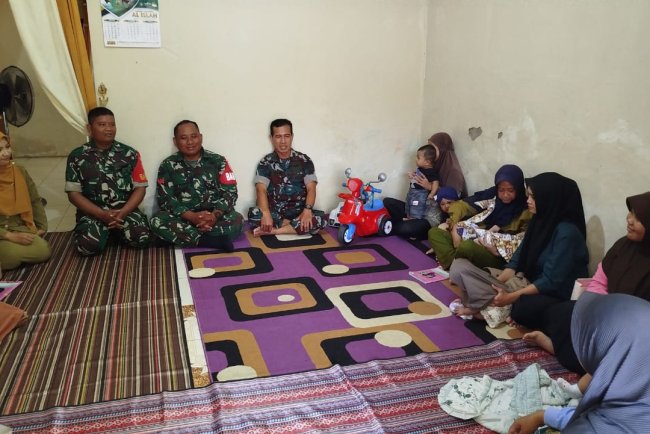 TNI Hadir di Tengah Posyandu Satukan Langkah Cegah Stunting di Desa Susukan