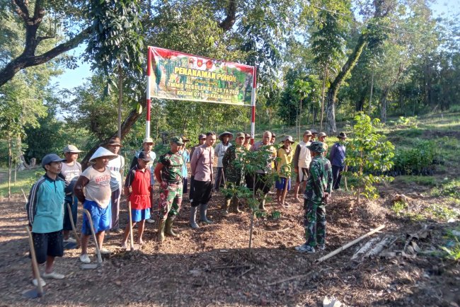 Satgas TMMD Reguler ke-125 Kodim 0710/Pekalongan Gelar Apel Pagi dan Laksanakan Penghijauan di Desa Windurojo