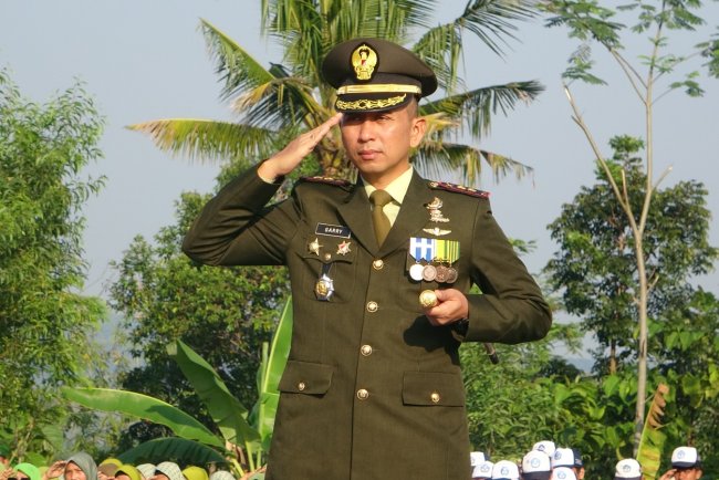 Dansatgas TMMD Reguler Ke-125 Kodim 0710/Pekalongan Pimpin Upacara HUT RI Ke-80 di Desa Windurojo