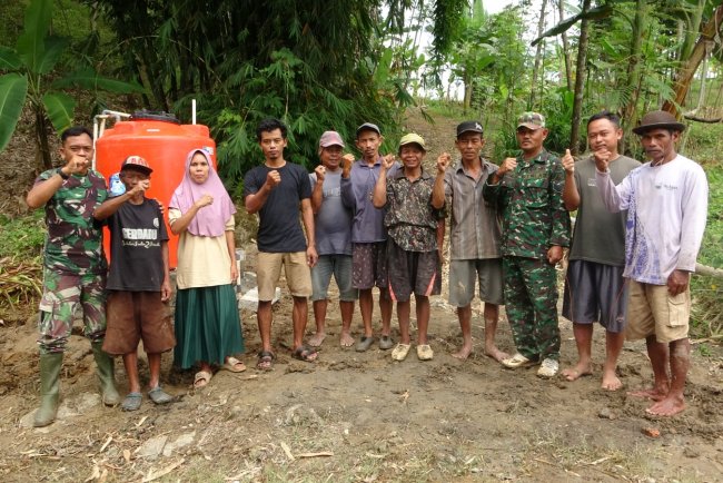 Warga Dukuh Leles Senang, Air Mengalir Lancar Berkat Pipanisasi Tmmd Reguler 125 Kodim 0710/Pekalongan