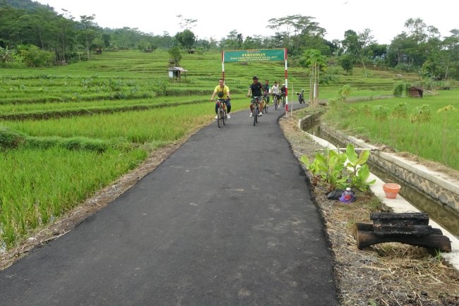 Jalan Halus Dan Pemandangan Indah, Erik Kurniawan Nikmati Hasil Program Tmmd Reguler 125 Kodim 0710/Pekalongan