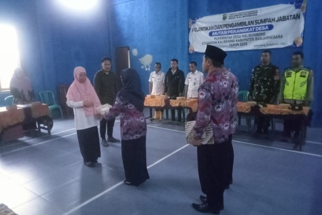 Babinsa Koramil 06 Kalibening Hadiri Pelantikan dan pengambilan Sumpah Jabatan Perangkat Desa