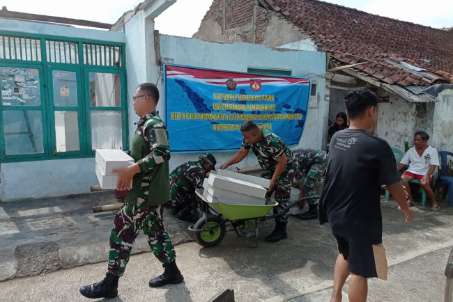 Gotong Royong TNI dan Warga Wujud Nyata Kepedulian Lewat Rehabilitasi RTLH