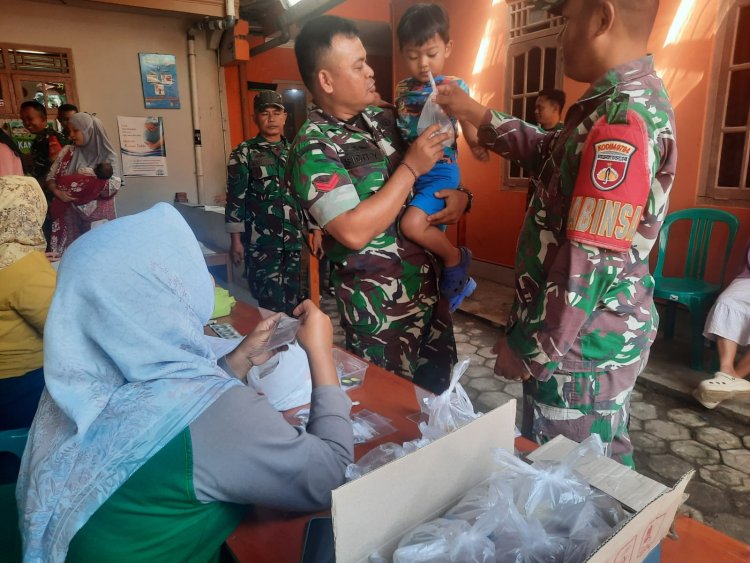 Posyandu Lestari 1 Desa Medayu Babinsa Koramil 03/Wanadadi Dampingi Layanan Kesehatan Balita