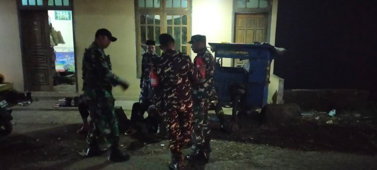 Babinsa Koramil 05 Batur Laksanakan Patroli Malam Bersama Ormas Banser