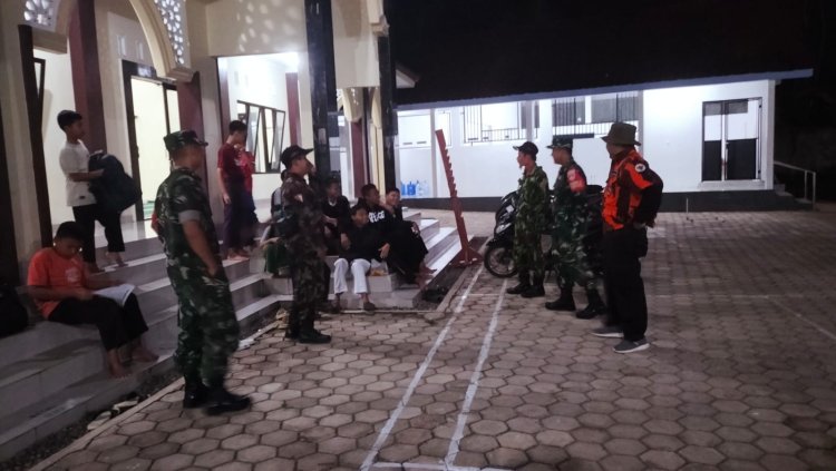 Patroli Malam Koramil 11 Punggelan bersama Elemen Organisasi Ciptakan Kondisi Aman dan Kondusif