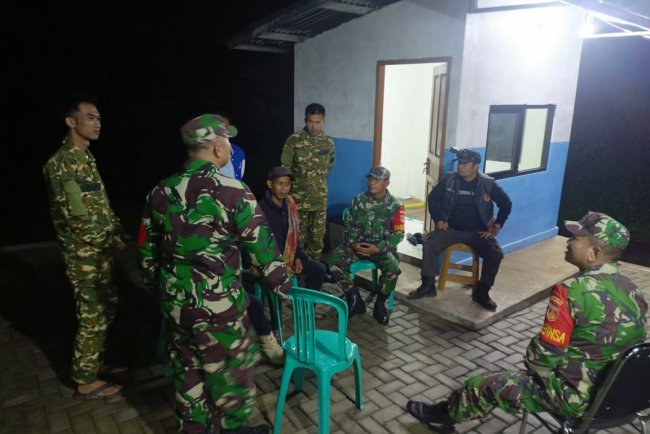 Anggota Koramil 18 Pagentan Melaksanakan Patroli Bersama, untuk menciptakan situasi kondusif